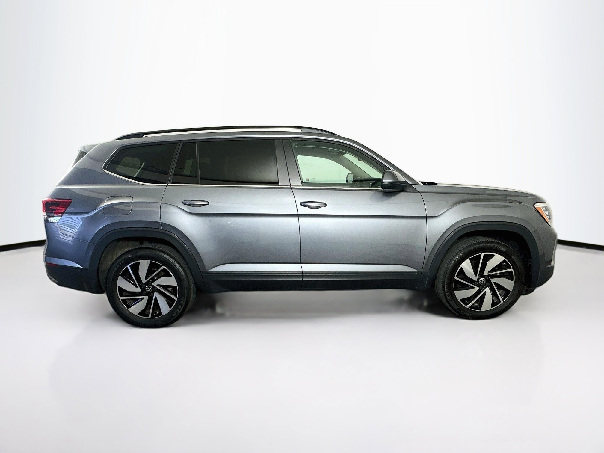 Used 2024 Volkswagen Atlas SE FWD image 10