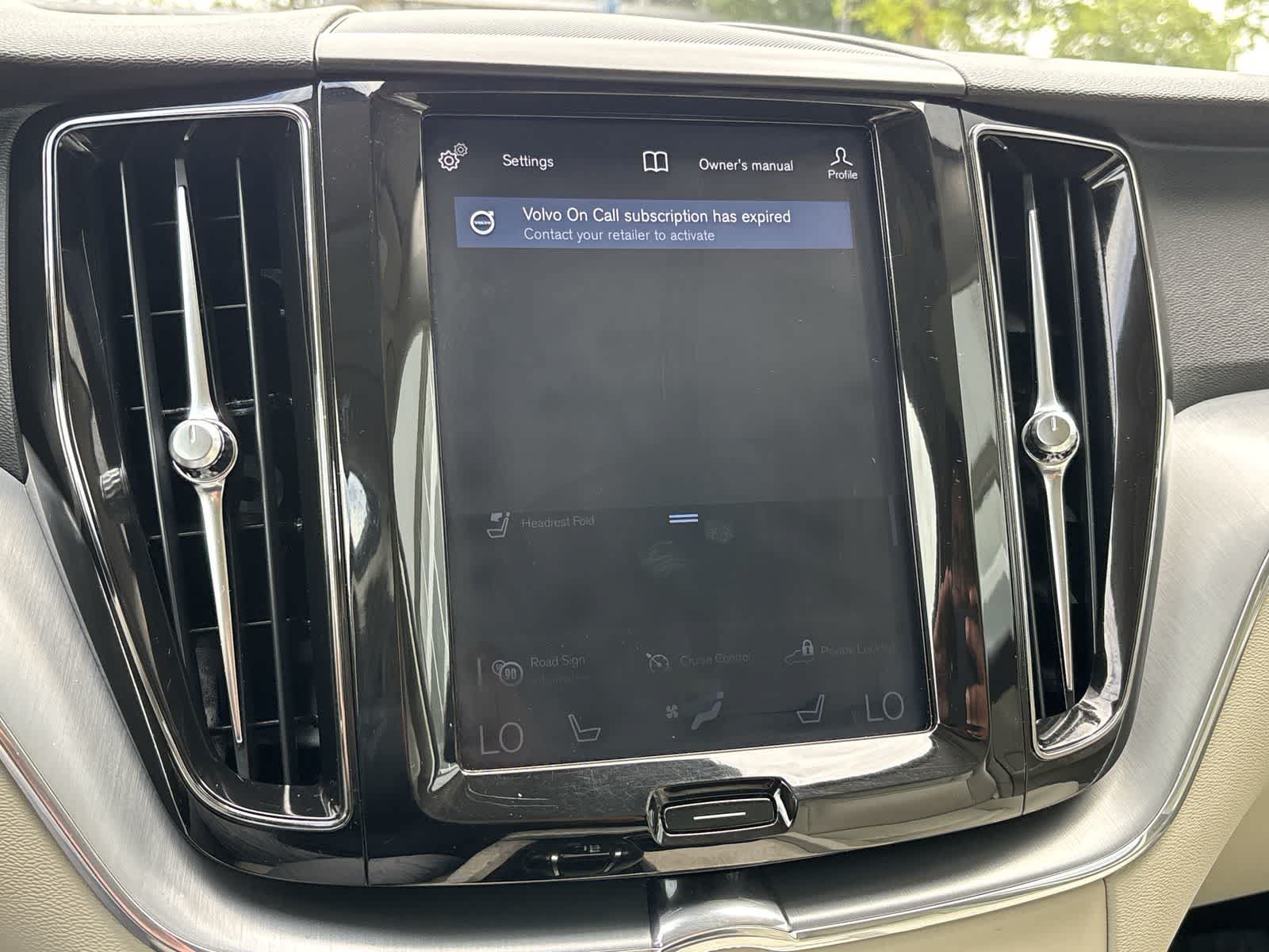 Used 2018 Volvo XC60 T5 Momentum w/ Convenience Package AWD/4WD image 21