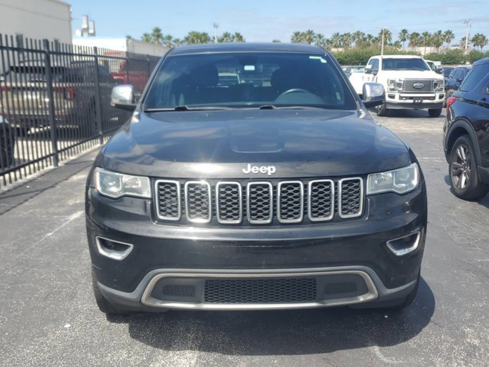 Used 2018 Jeep Grand Cherokee Limited w/ Trailer Tow Group IV RWD image 2