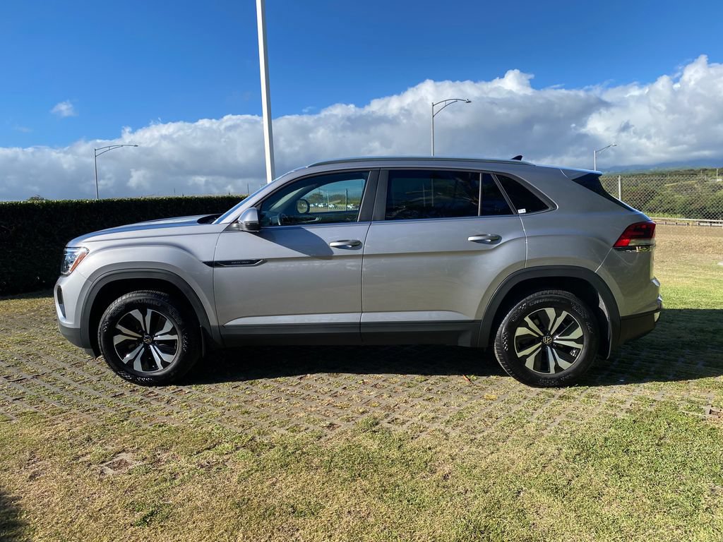 Used 2025 Volkswagen Atlas Cross Sport SE FWD image 4