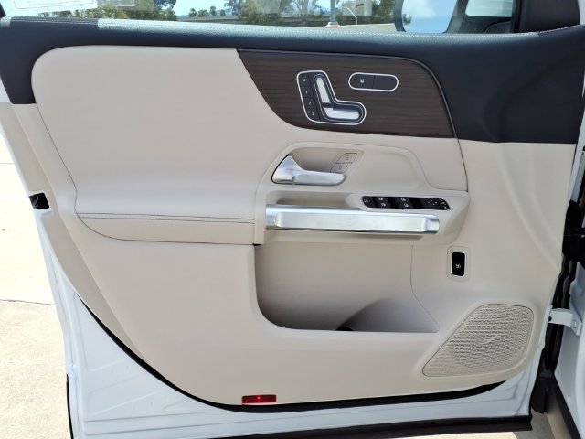 New 2026 Mercedes-Benz GLB 250 4MATIC image 12