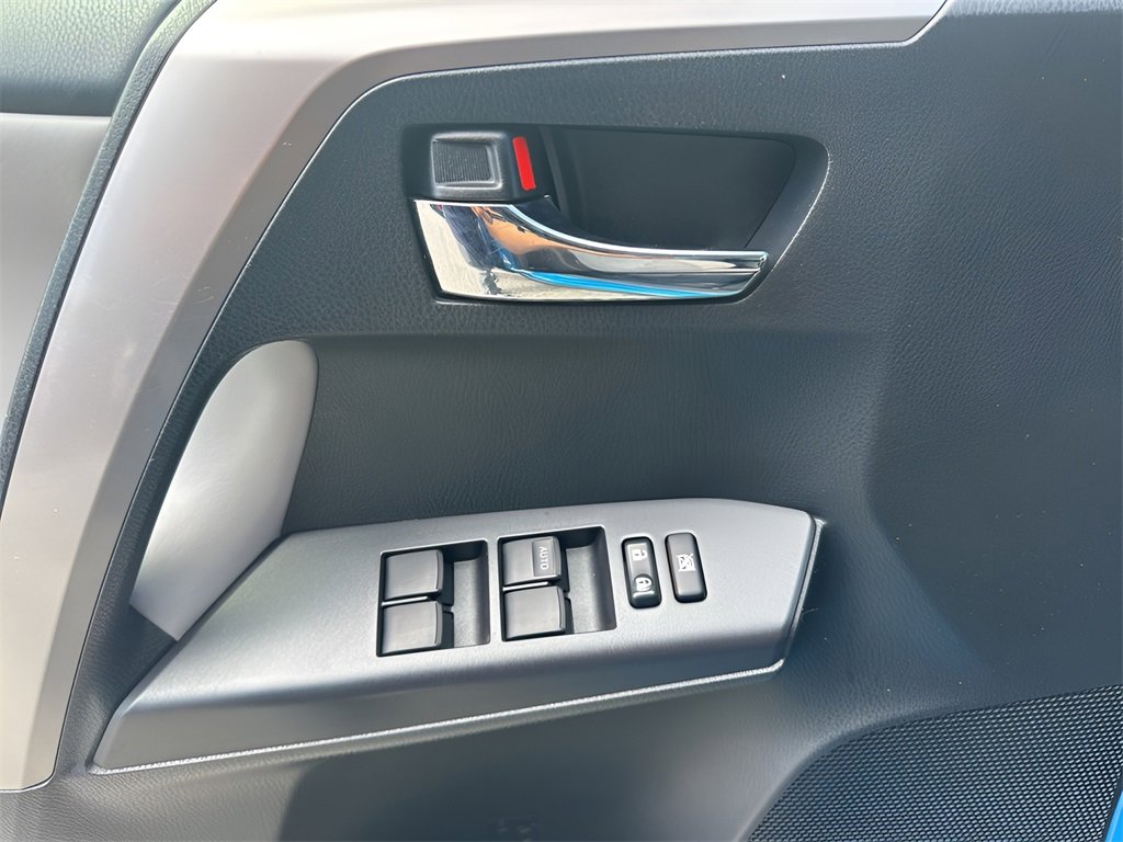 Used 2018 Toyota RAV4 XLE image 24