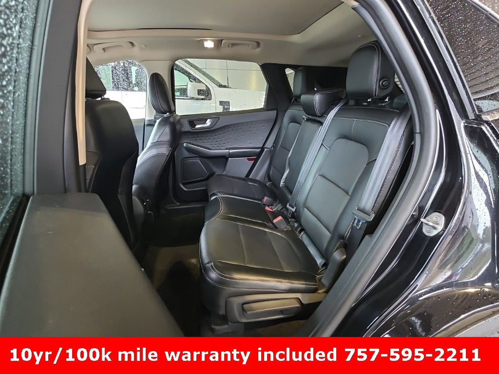 Used 2020 Ford Escape Titanium image 9