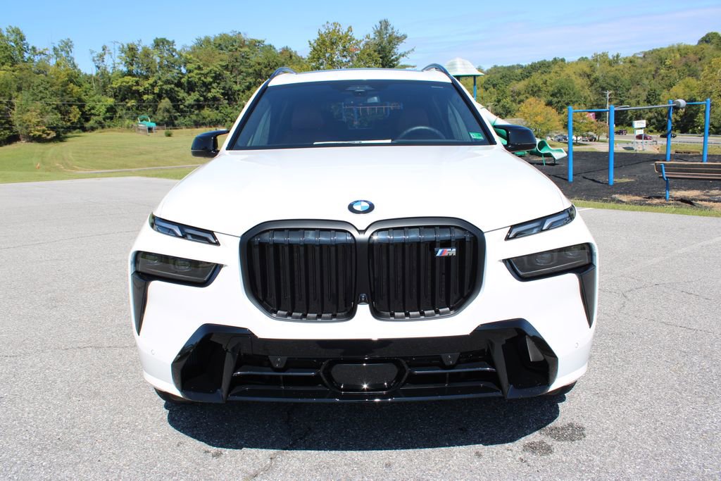 New 2026 BMW X7 M60i image 3