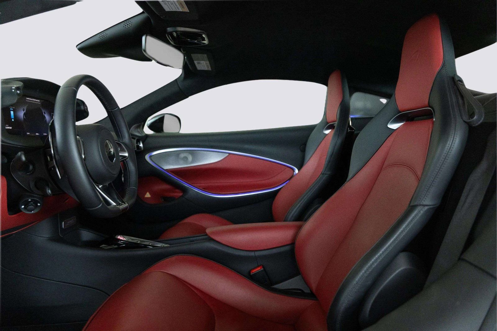 Used 2023 McLaren Artura image 11