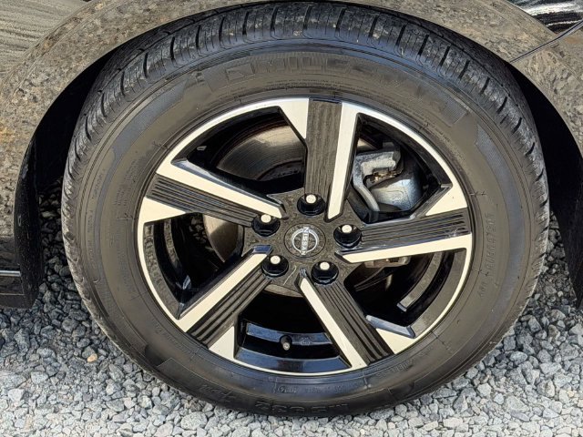 Used 2024 Nissan Sentra SV FWD image 9