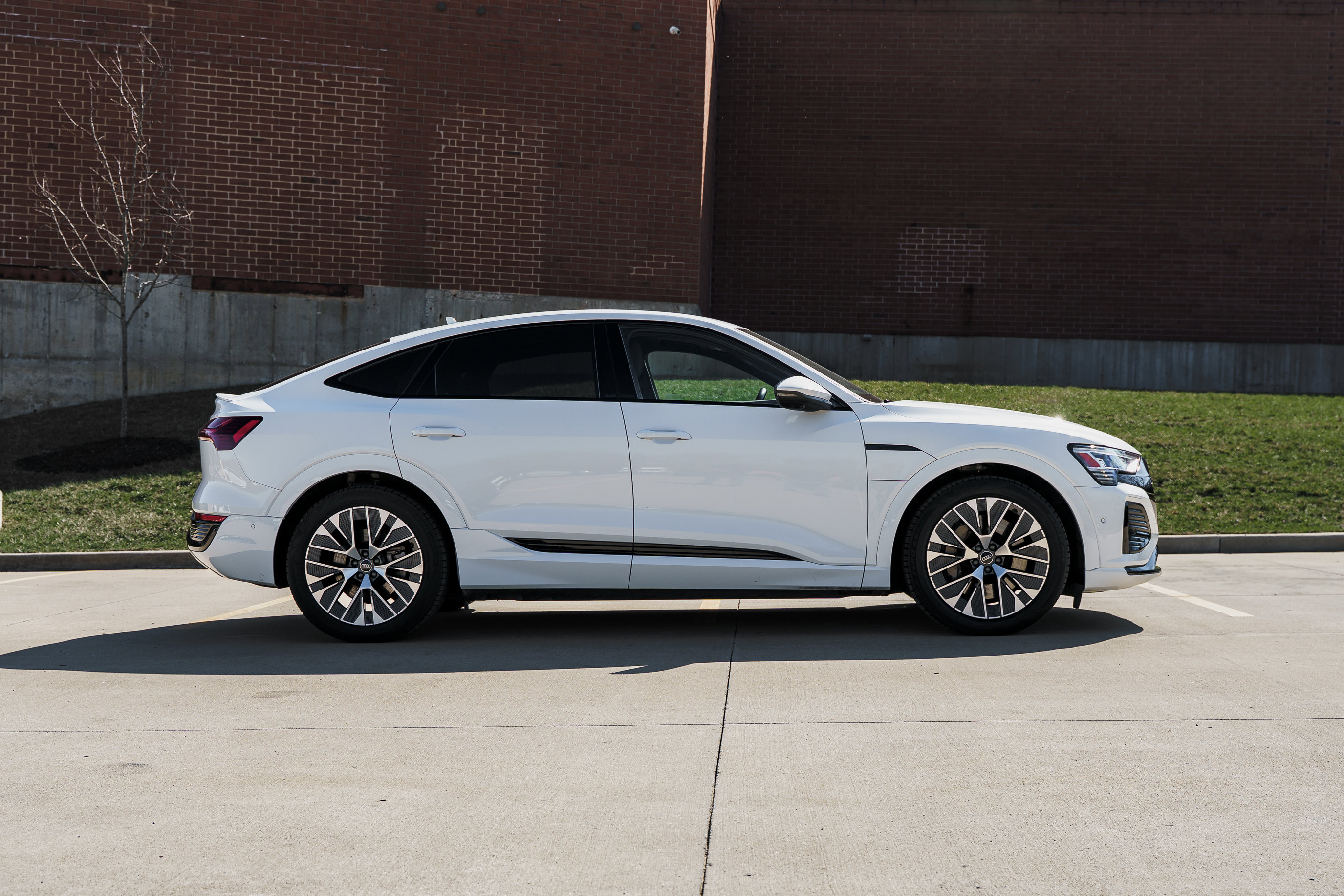 Certified 2024 Audi Q8 e-tron Premium Plus w/ Premium Plus Package image 3