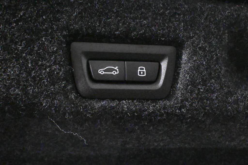 Used 2026 BMW 530i xDrive w/ Premium Package image 37