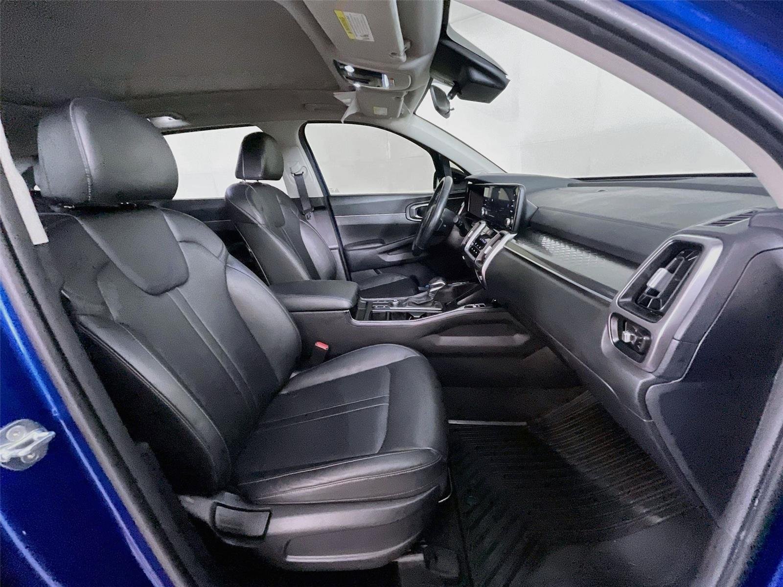 Used 2023 Kia Sorento S w/ Panoramic Sunroof Package FWD image 32