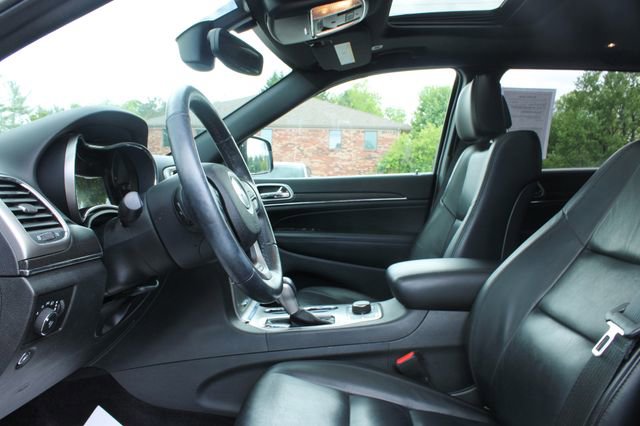 Used 2018 Jeep Grand Cherokee Limited AWD/4WD image 14