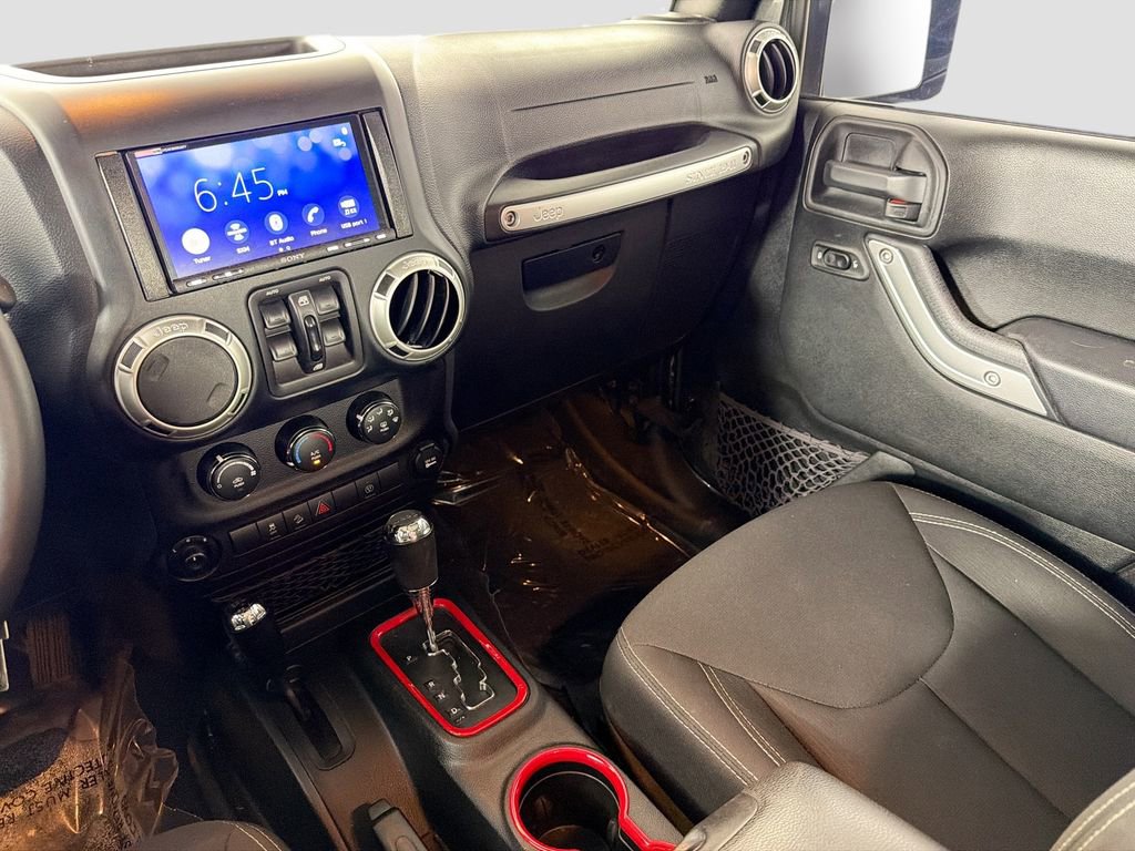 Used 2018 Jeep Wrangler Unlimited Sahara AWD/4WD image 20