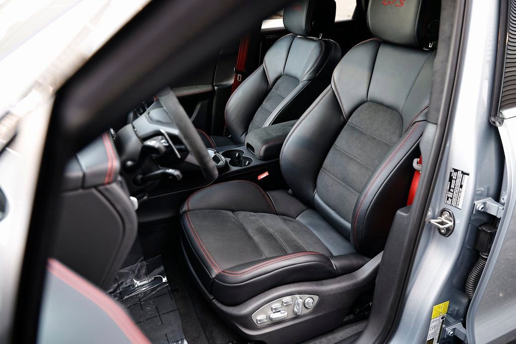 New 2026 Porsche Macan GTS image 5