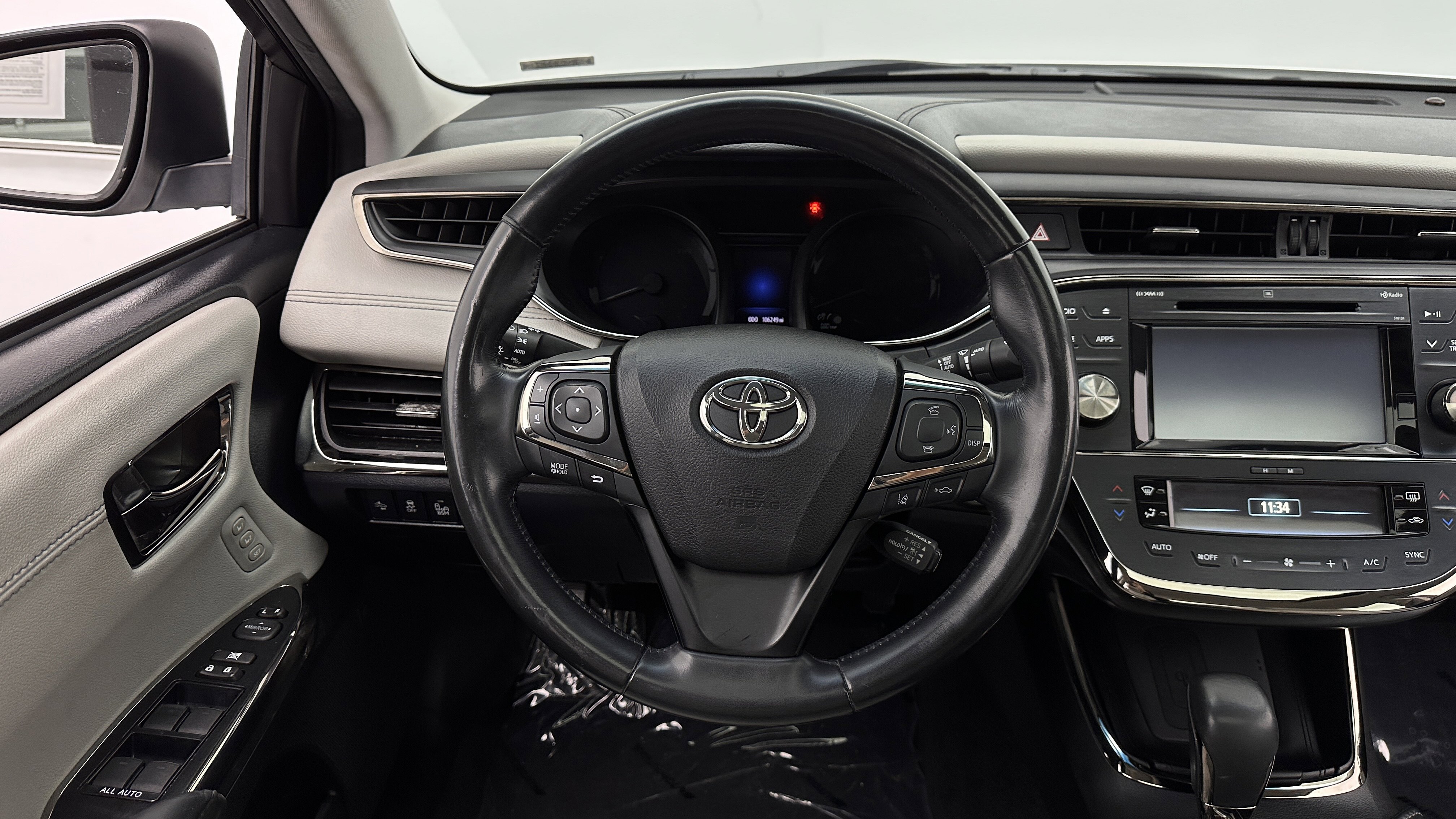 Used 2018 Toyota Avalon Limited w/ Protection Package FWD image 29