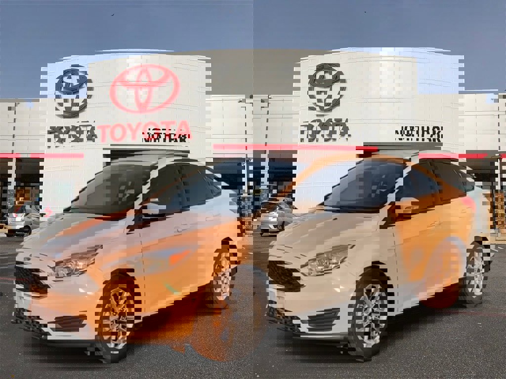 Used 2016 Ford Focus SE image 1