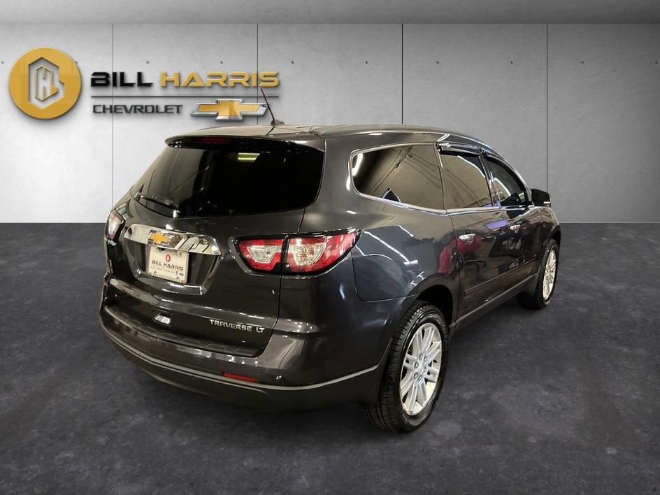 Used 2015 Chevrolet Traverse LT w/ Style and Technology Package FWD image 2