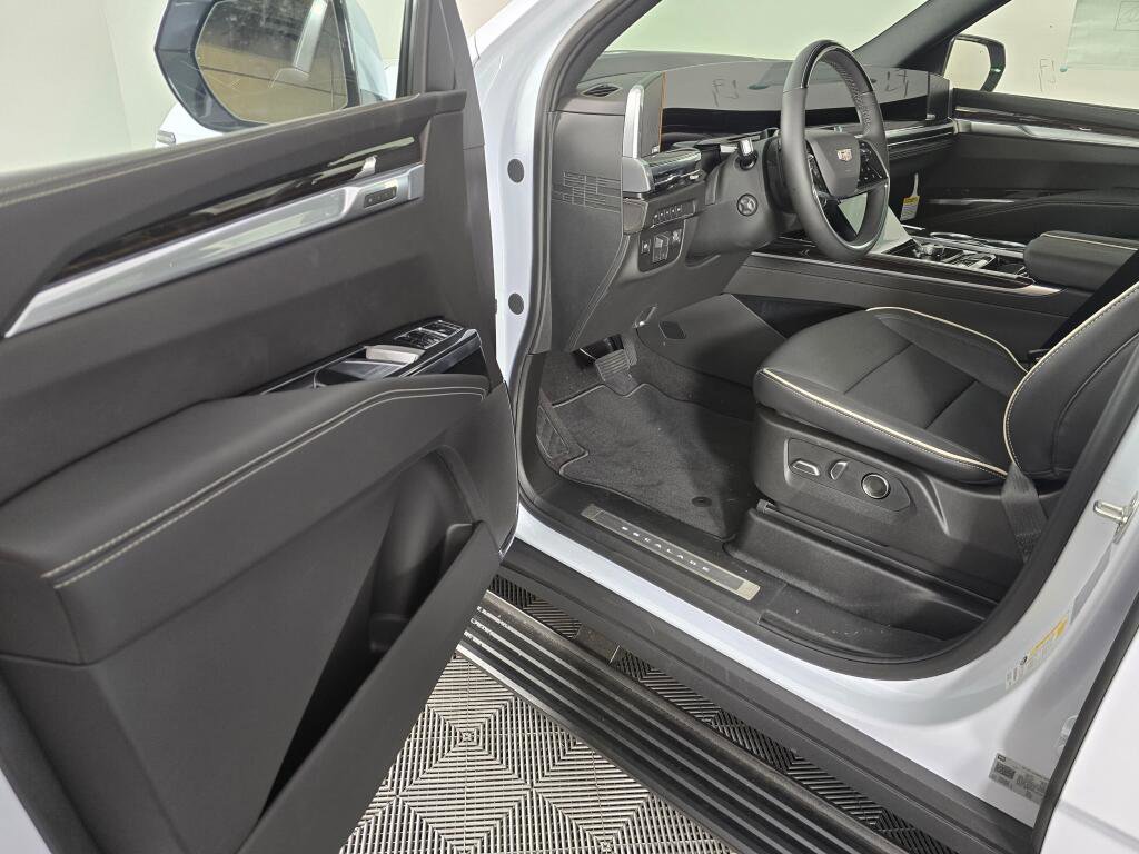 New 2026 Cadillac Escalade Luxury image 25