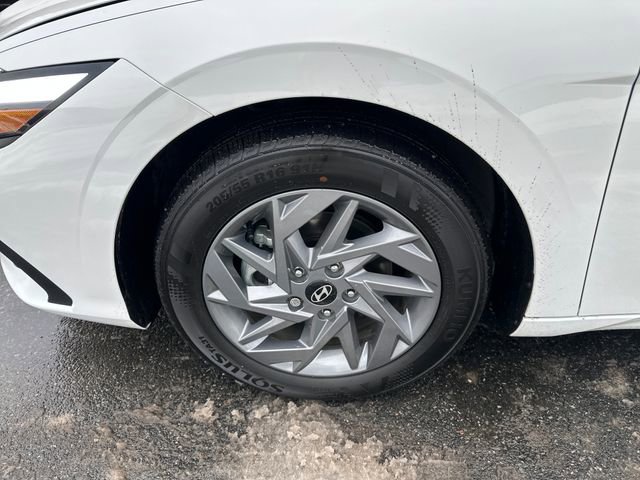 Certified 2025 Hyundai Elantra Blue image 24