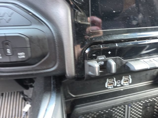 Used 2025 RAM 2500 Laramie w/ Sport Appearance Package AWD/4WD image 19