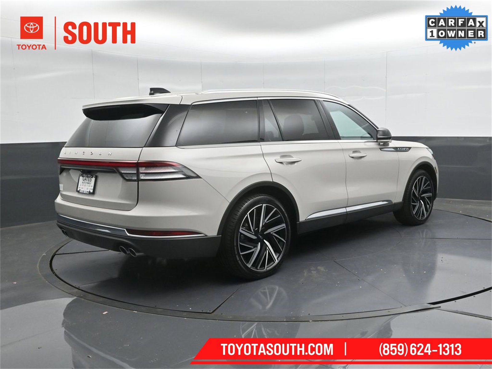 Used 2025 Lincoln Aviator Reserve w/ Equipment Group 201A image 2