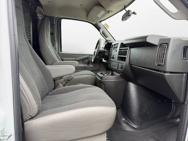 Used 2024 Chevrolet Express 2500 w/ Driver Convenience Package image 15