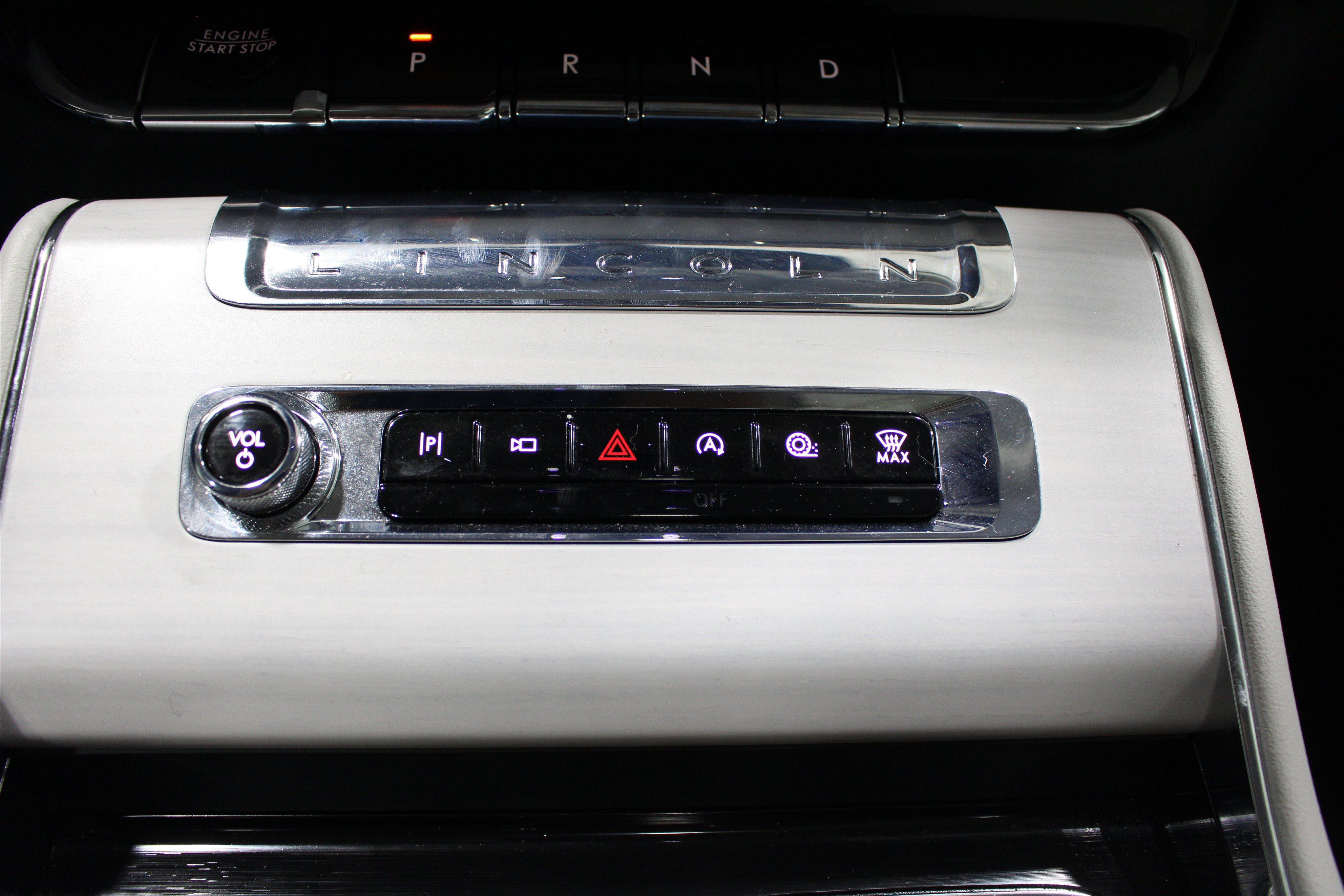 Certified 2026 Lincoln Aviator Reserve AWD/4WD image 18