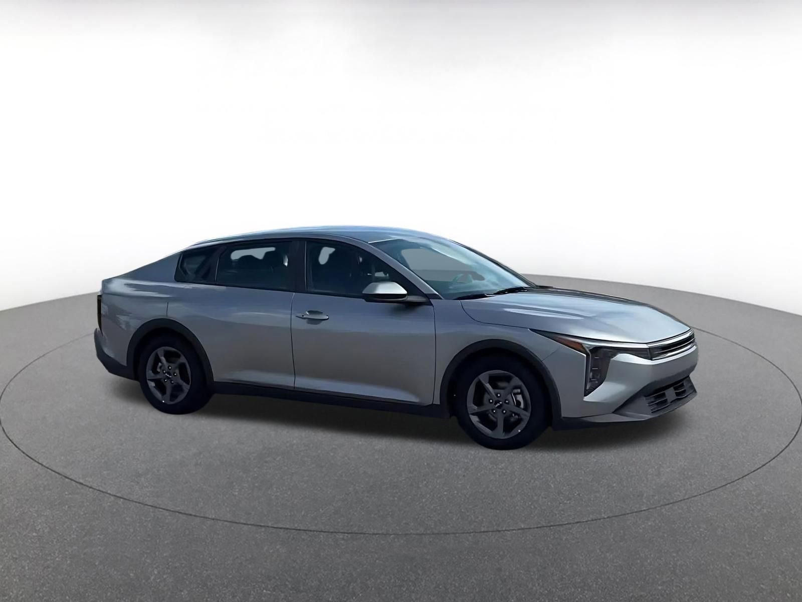 Used 2025 Kia K4 FWD image 2