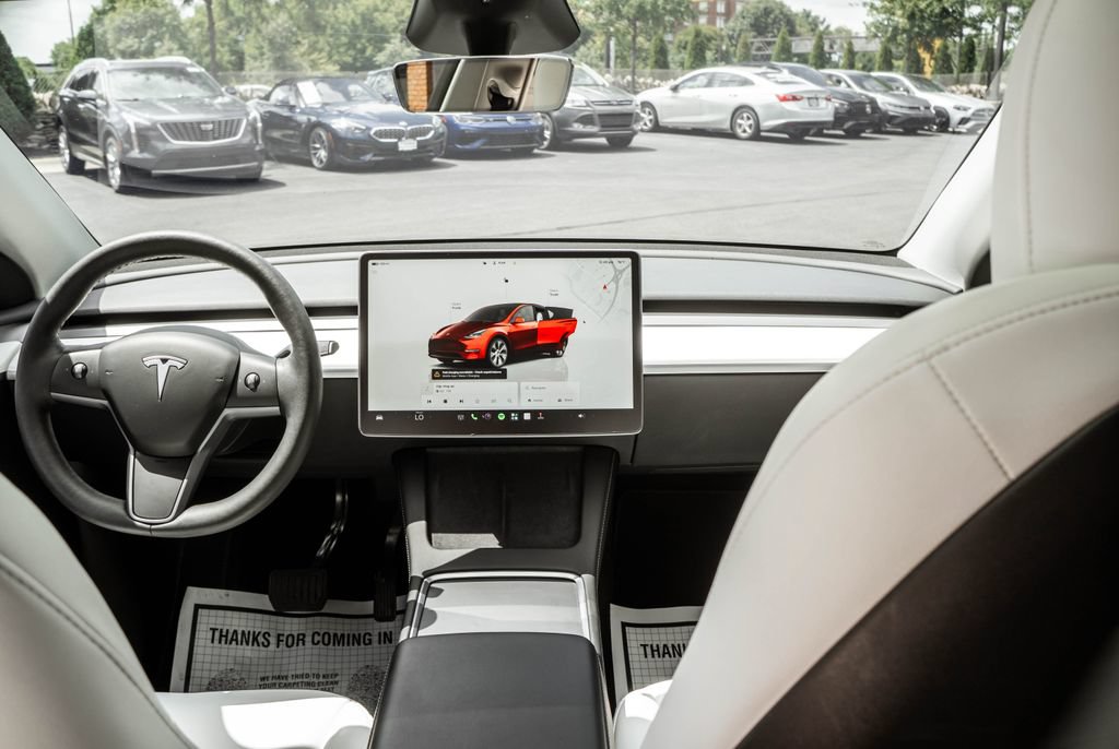 Used 2024 Tesla Model Y Long Range AWD/4WD image 7