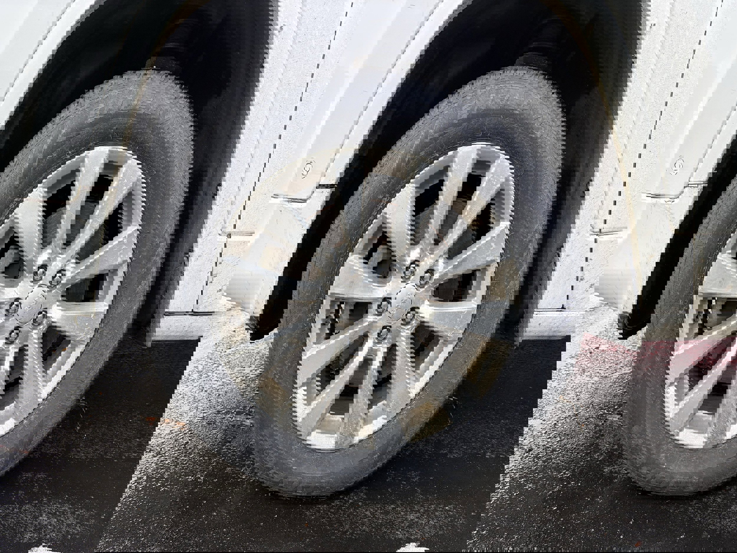 Used 2018 Jeep Cherokee Overland w/ Technology Group image 12