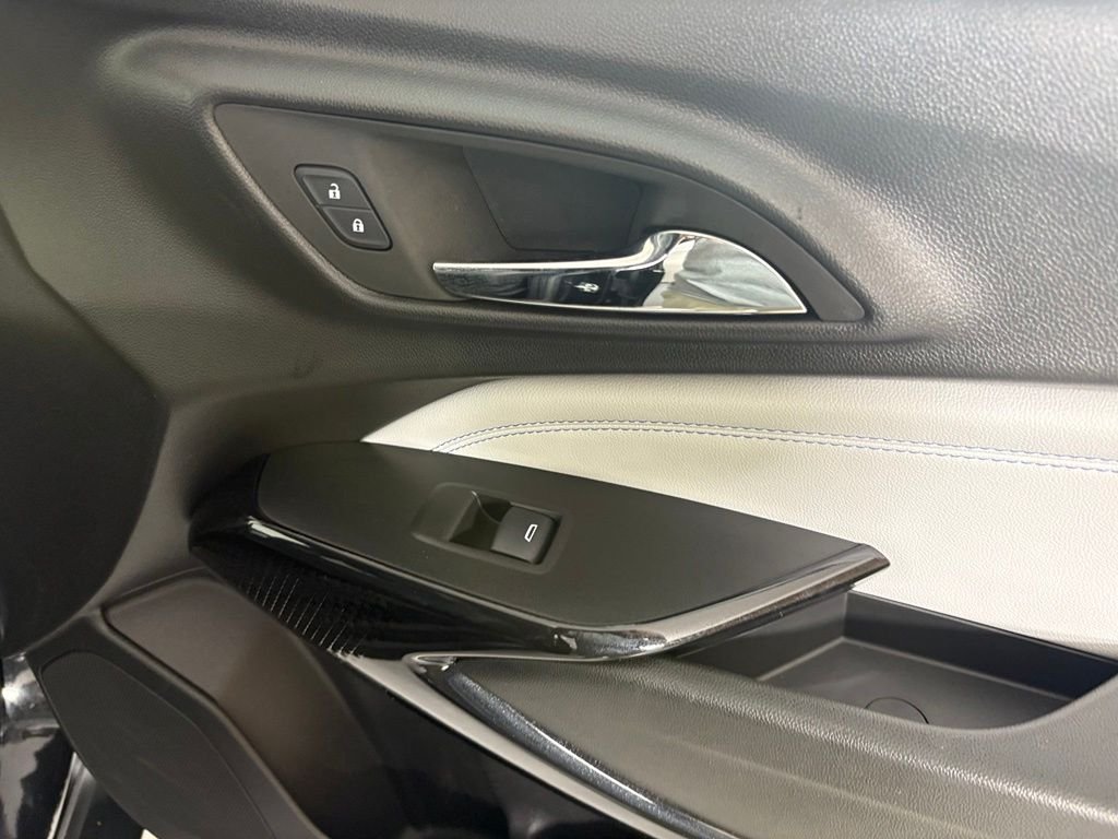 Used 2025 Chevrolet Trax LT FWD image 13