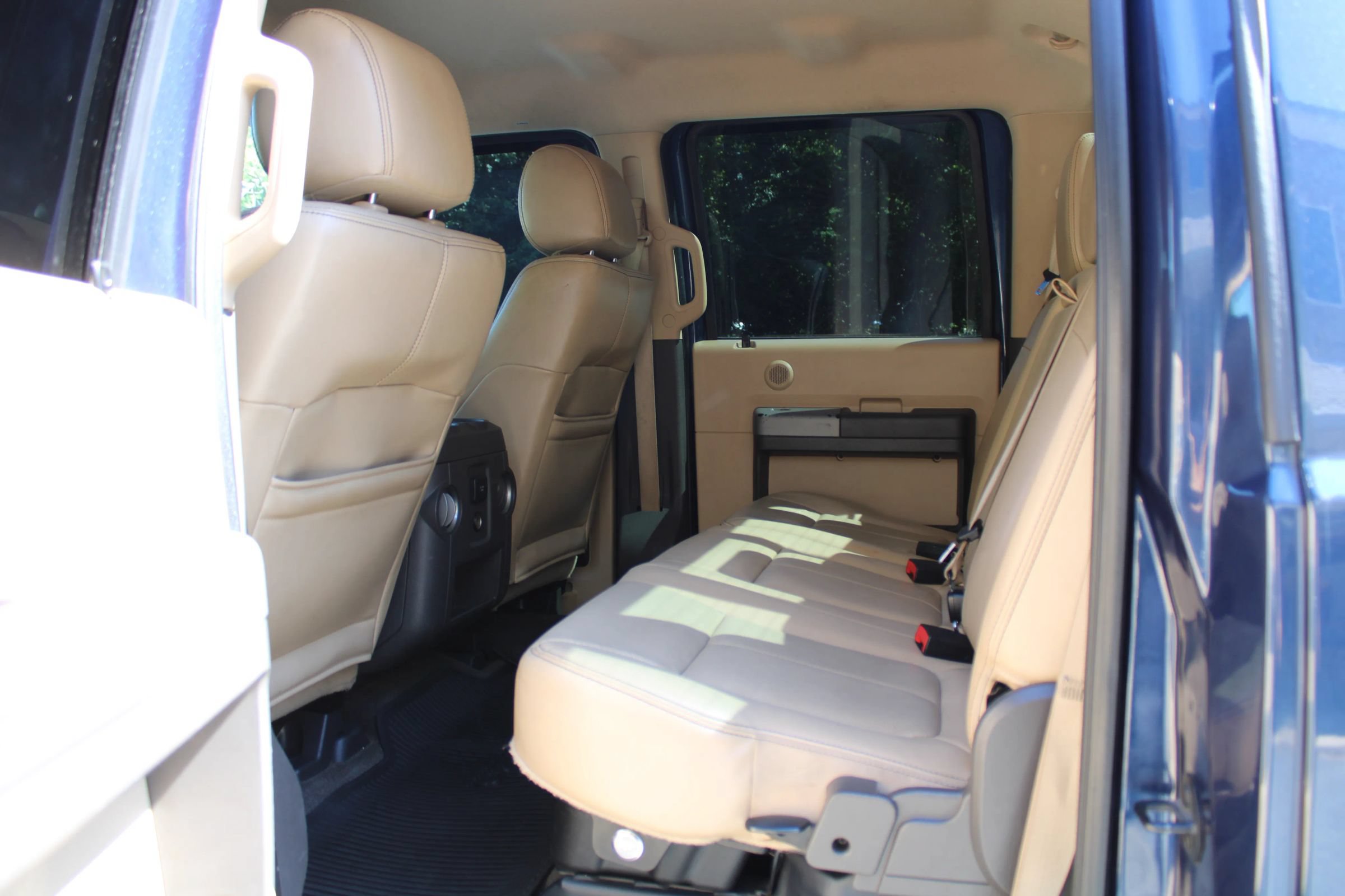 Used 2013 Ford F250 Lariat w/ Lariat Interior Pkg AWD/4WD image 19