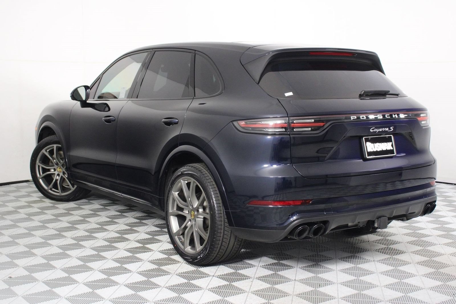 Certified 2023 Porsche Cayenne S AWD/4WD image 3
