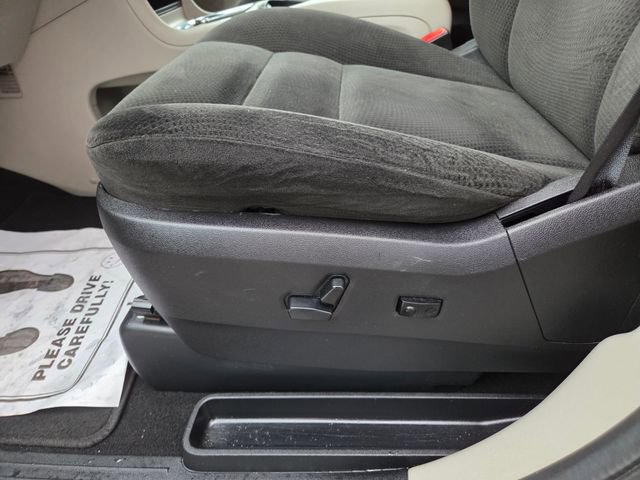 Used 2016 Dodge Grand Caravan SXT w/ Rear Park Assist Package FWD image 12