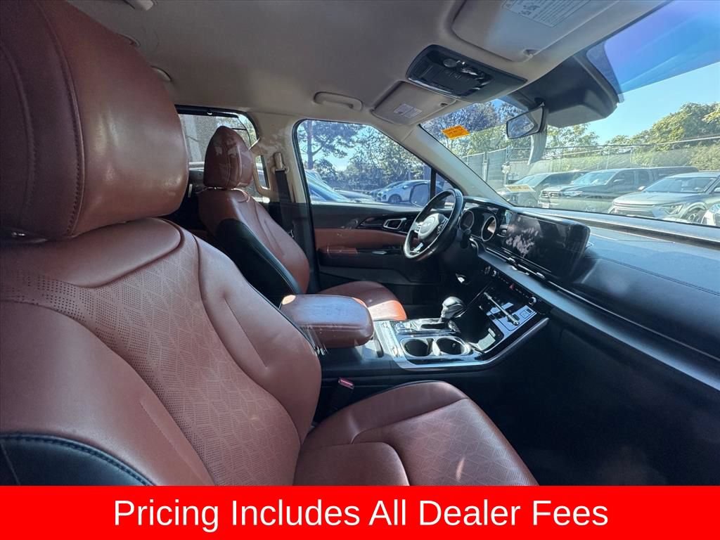 Used 2022 Kia Carnival SX FWD image 3