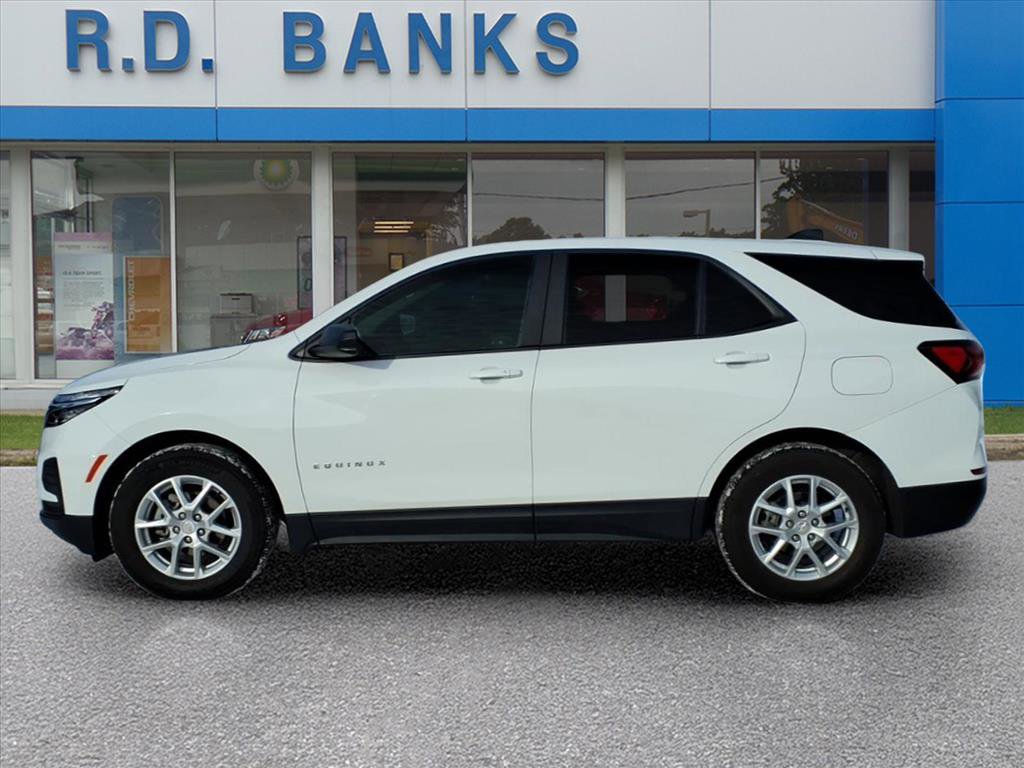 Used 2022 Chevrolet Equinox LS w/ LS Convenience Package image 2