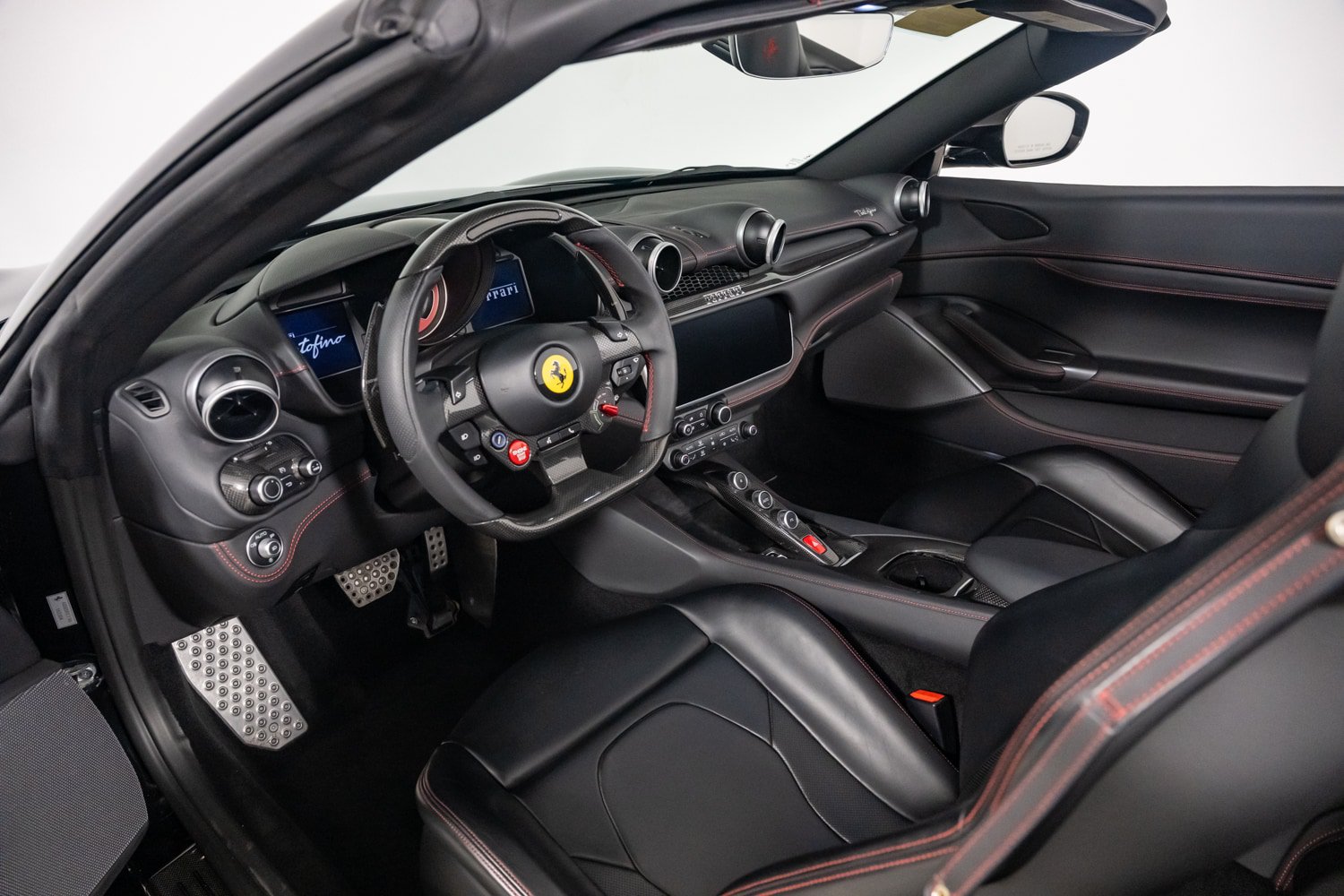 Used 2019 Ferrari Portofino RWD image 27