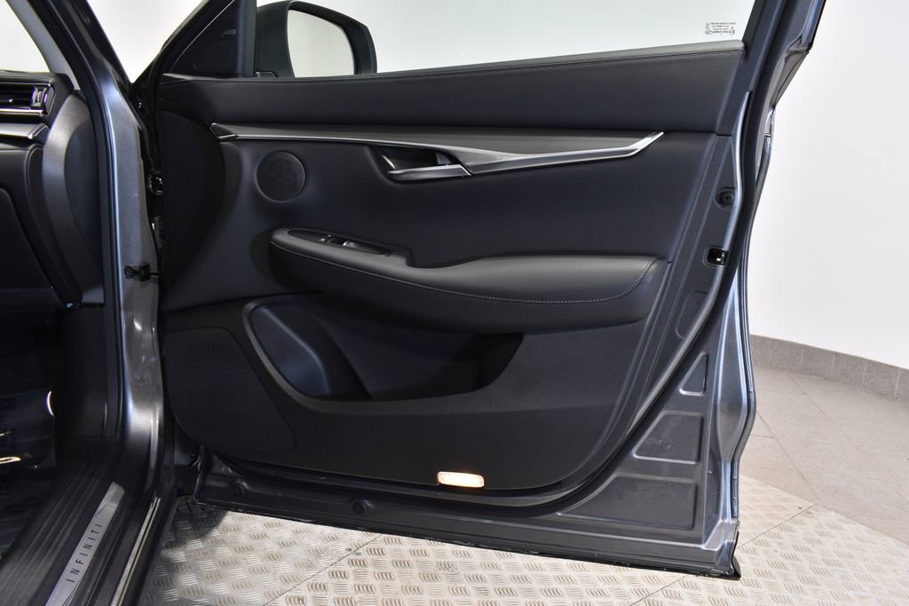 Certified 2025 INFINITI QX50 Pure image 33