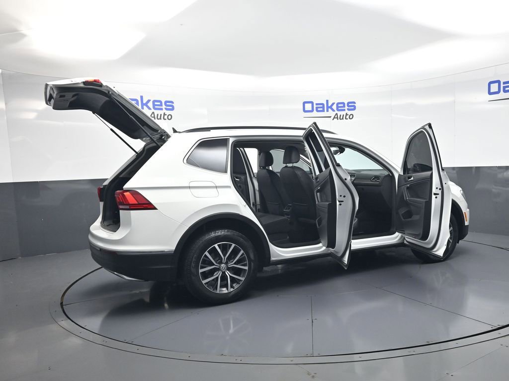 Used 2018 Volkswagen Tiguan SE w/ Panoramic Sunroof Package AWD/4WD image 54