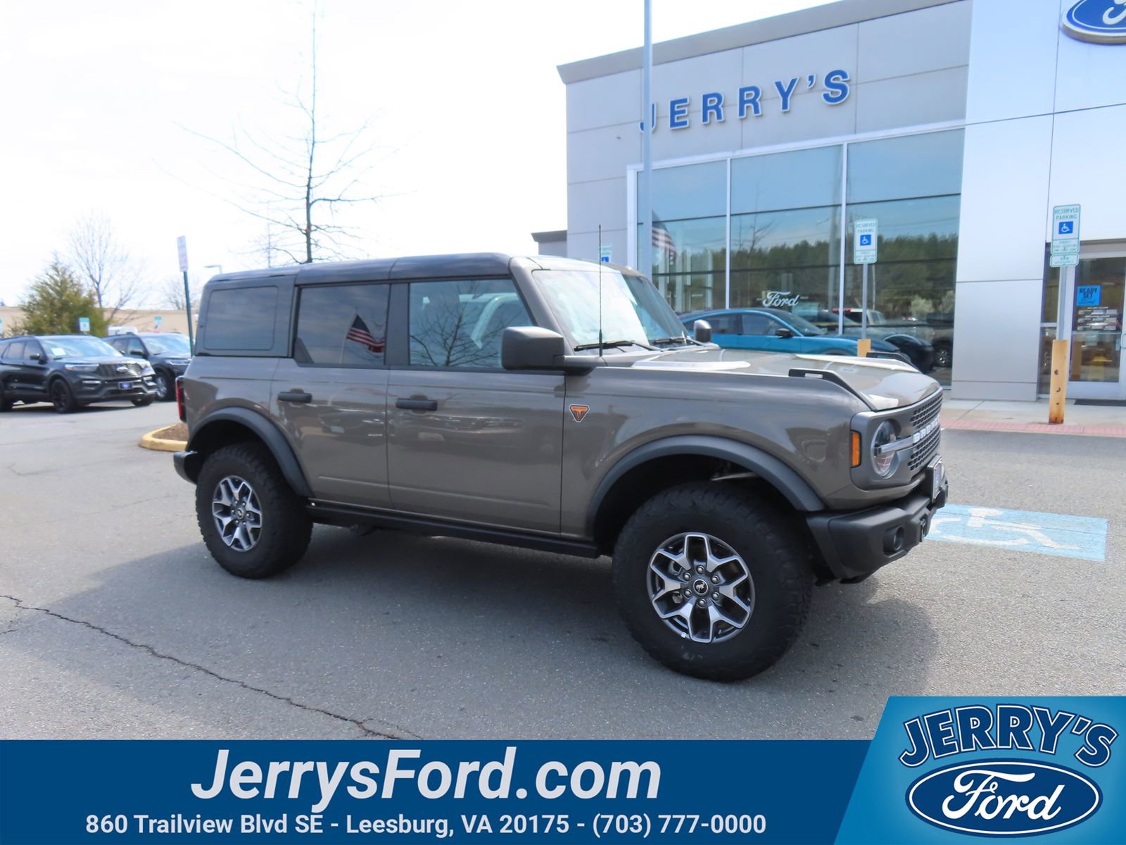 Certified 2025 Ford Bronco Badlands image 1