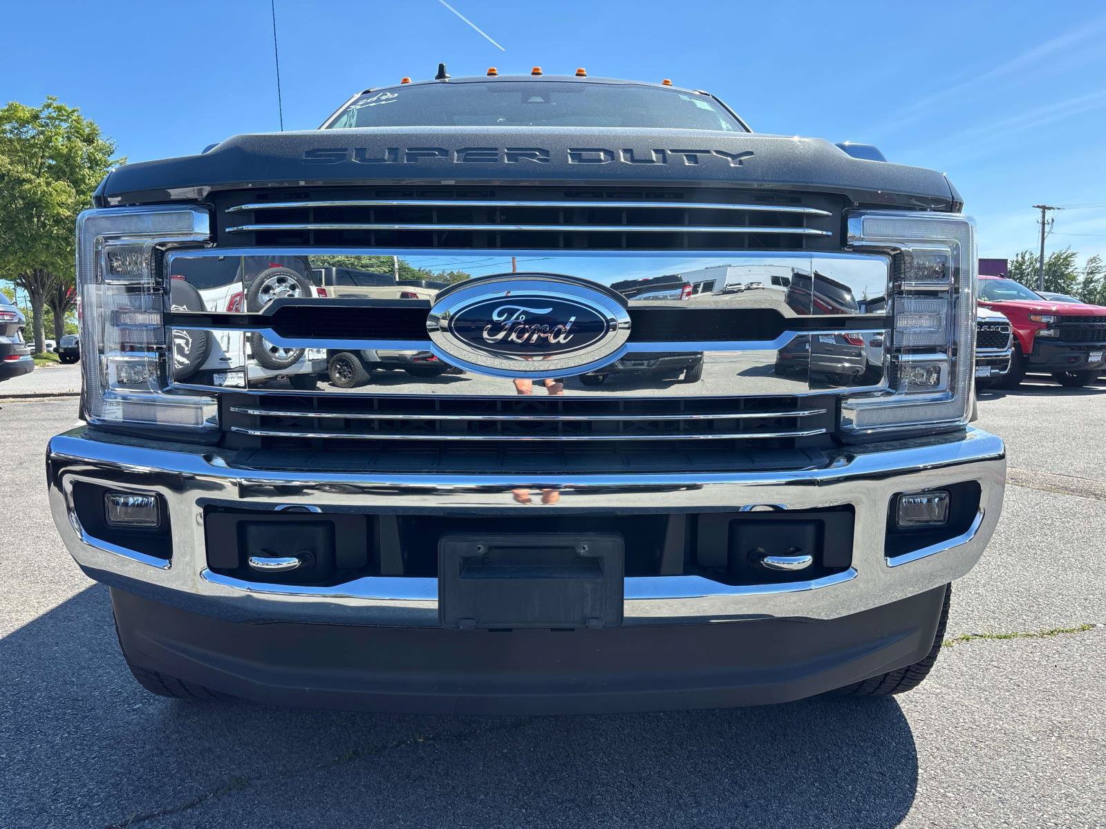 Used 2019 Ford F350 Lariat w/ Lariat Ultimate Package AWD/4WD image 2