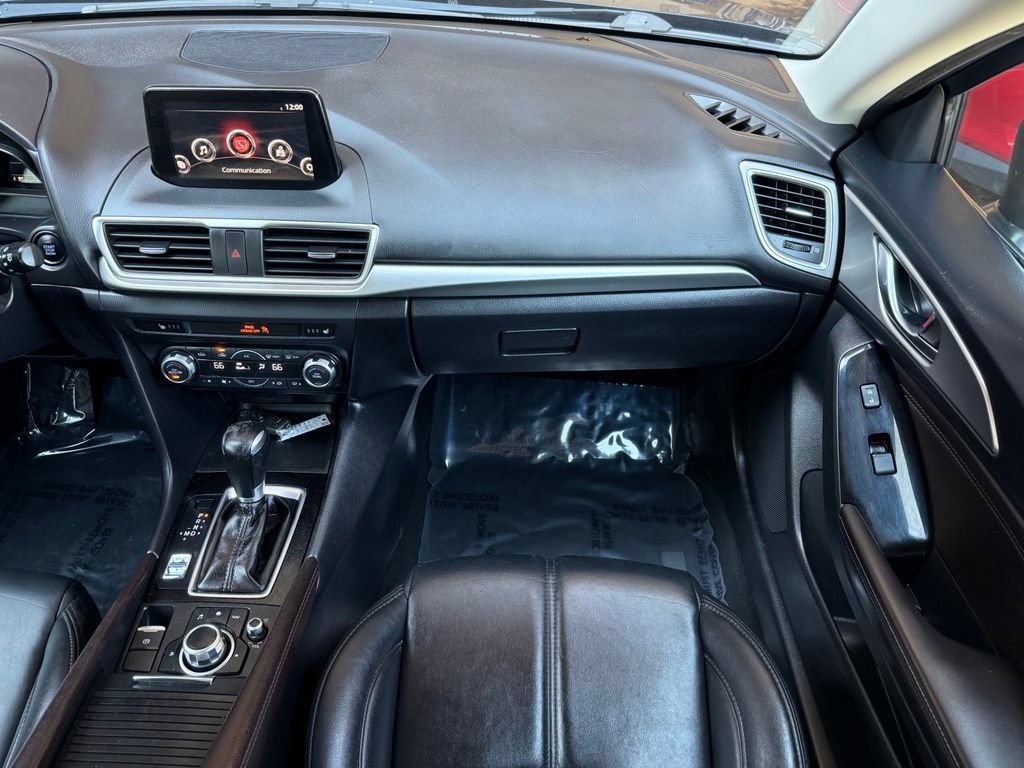 Used 2018 MAZDA MAZDA3 Touring FWD image 18