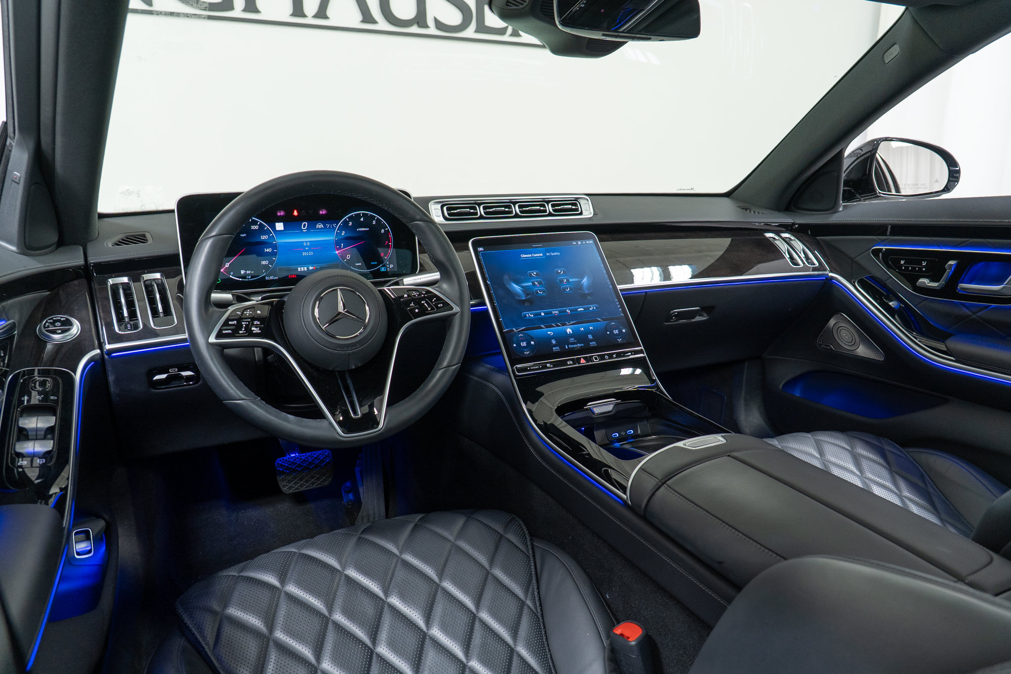 Certified 2023 Mercedes-Benz S 500 4MATIC w/ 3D Technology Package image 15