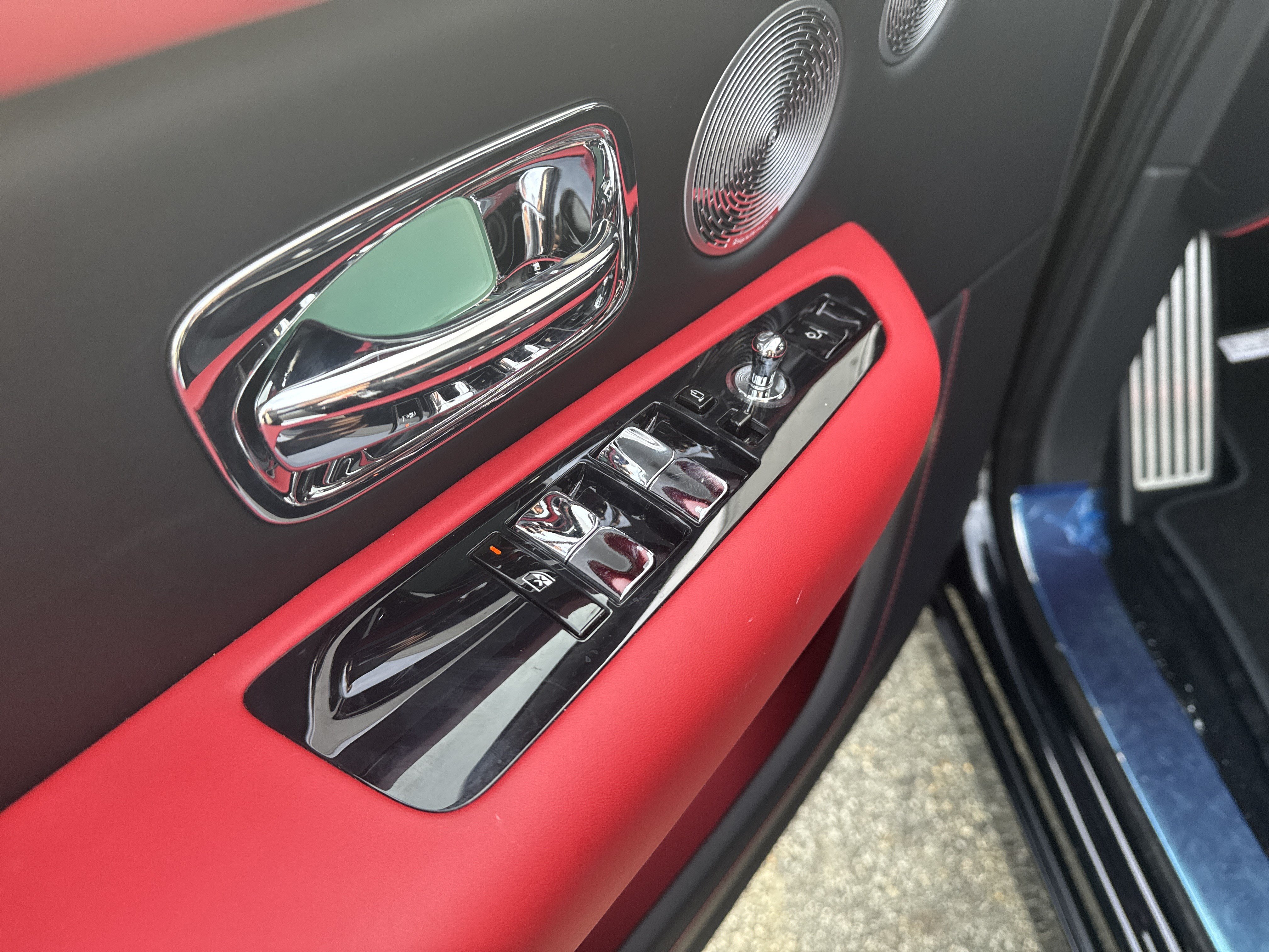 Certified 2025 Rolls-Royce Cullinan AWD/4WD image 12