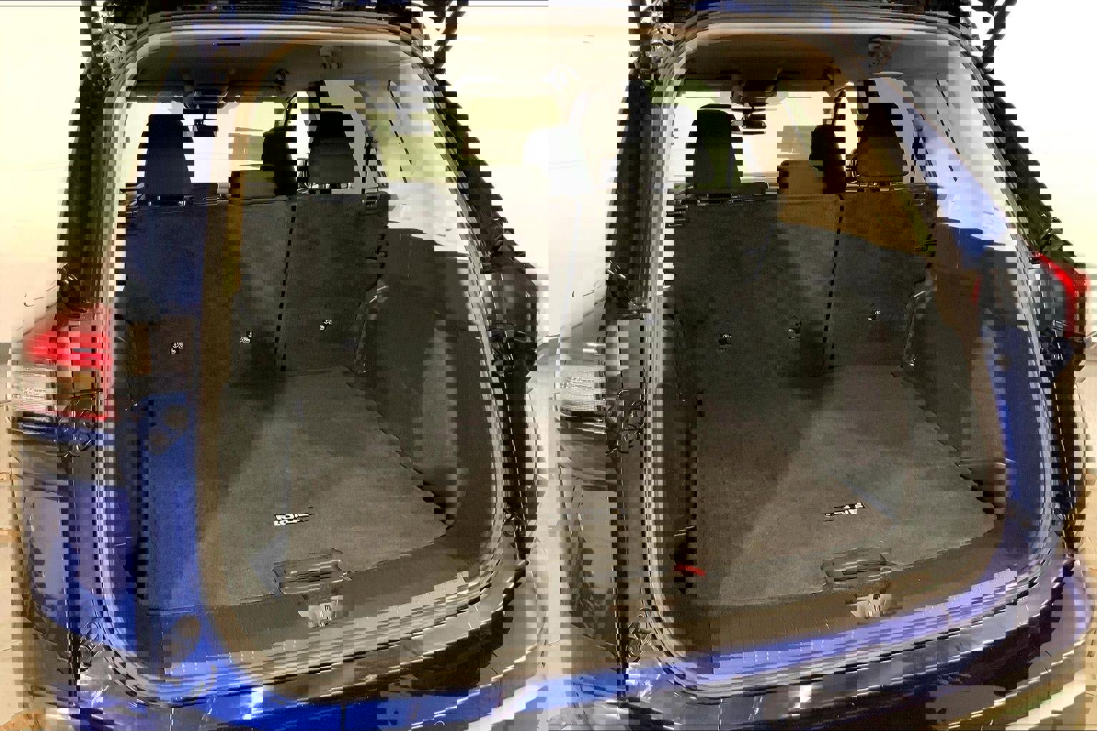 Used 2025 Nissan Rogue SV image 4