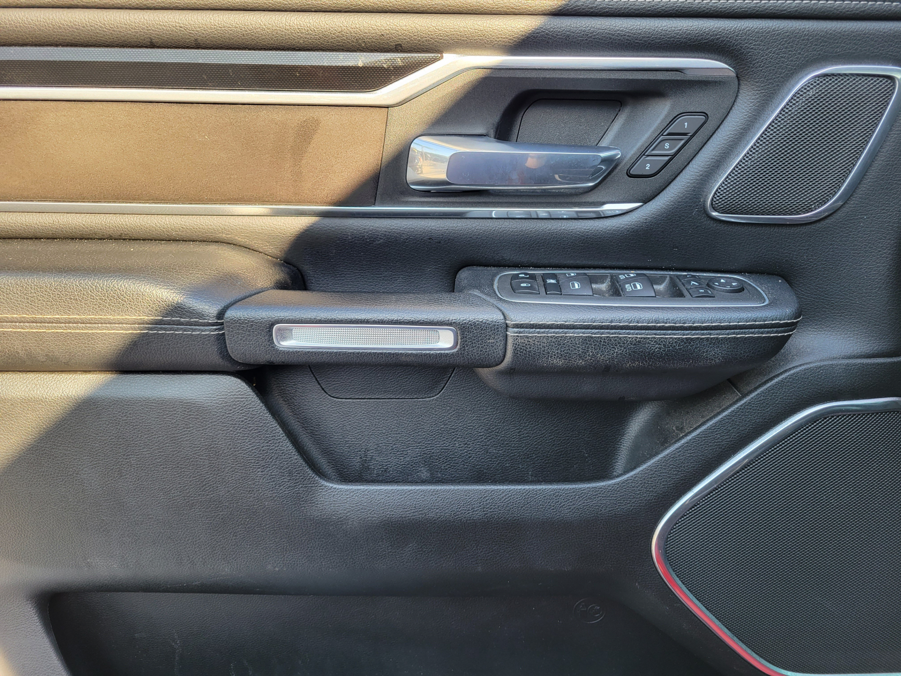Used 2022 RAM 1500 Laramie RWD image 12