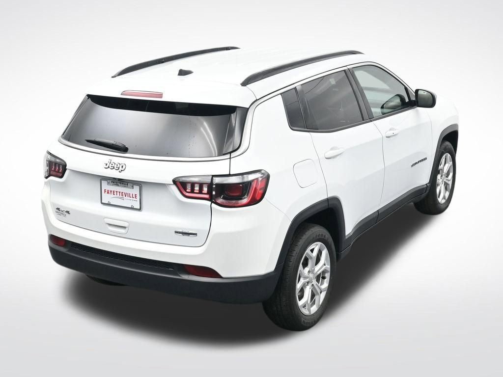 Used 2024 Jeep Compass Latitude image 25