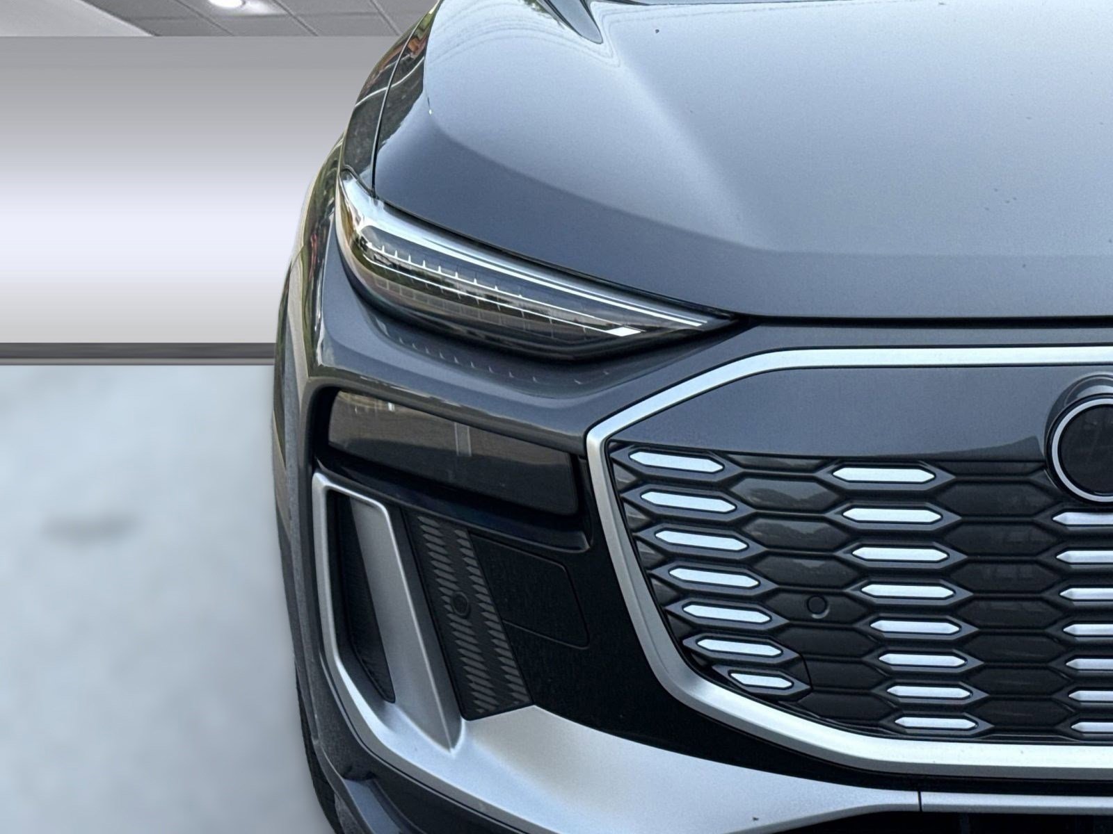 New 2025 Audi SQ6 e-tron Prestige image 11