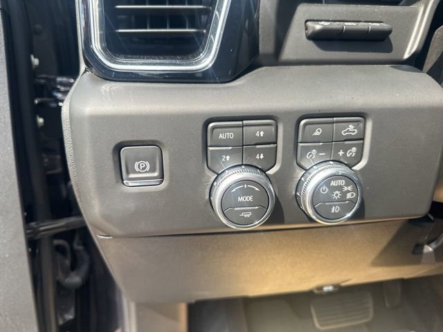 Used 2026 GMC Sierra 2500 Denali w/ Technology Package AWD/4WD image 16