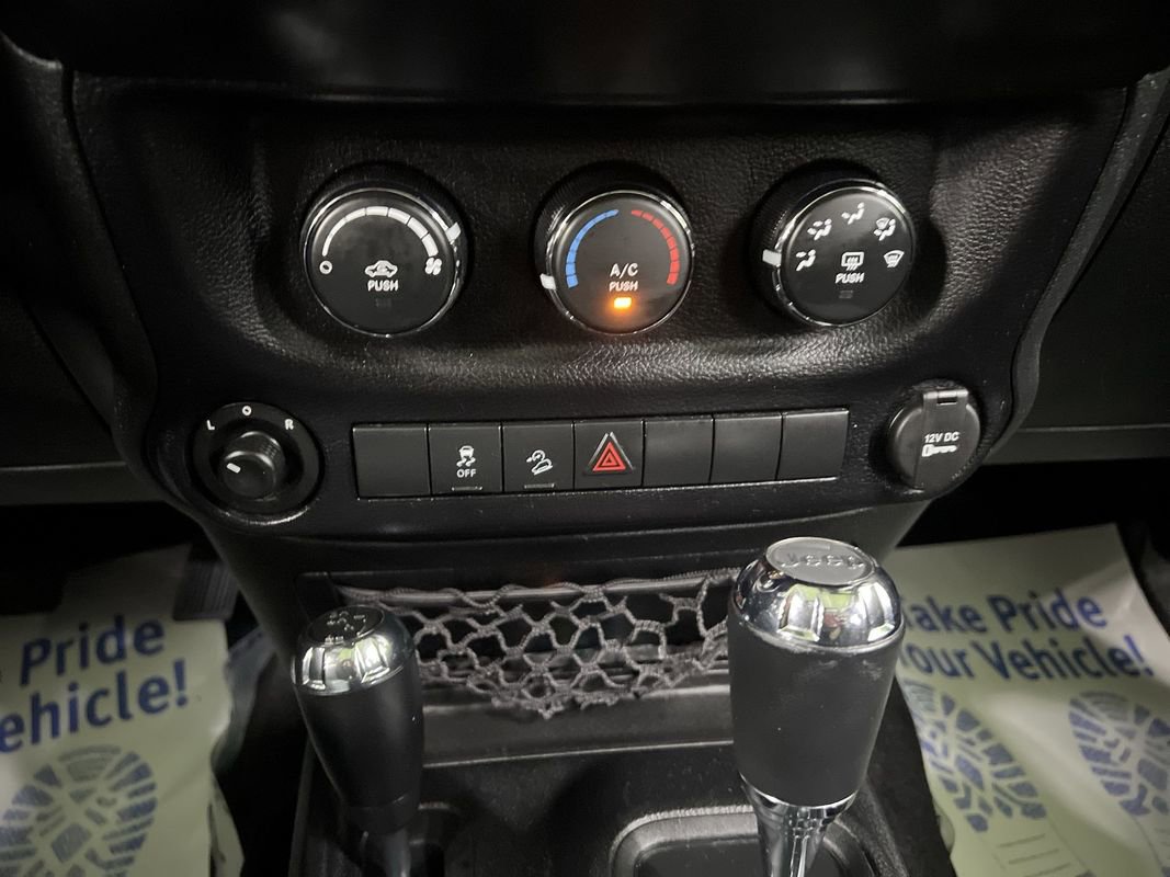 Used 2015 Jeep Wrangler Unlimited Sport w/ Quick Order Package 24S AWD/4WD image 21