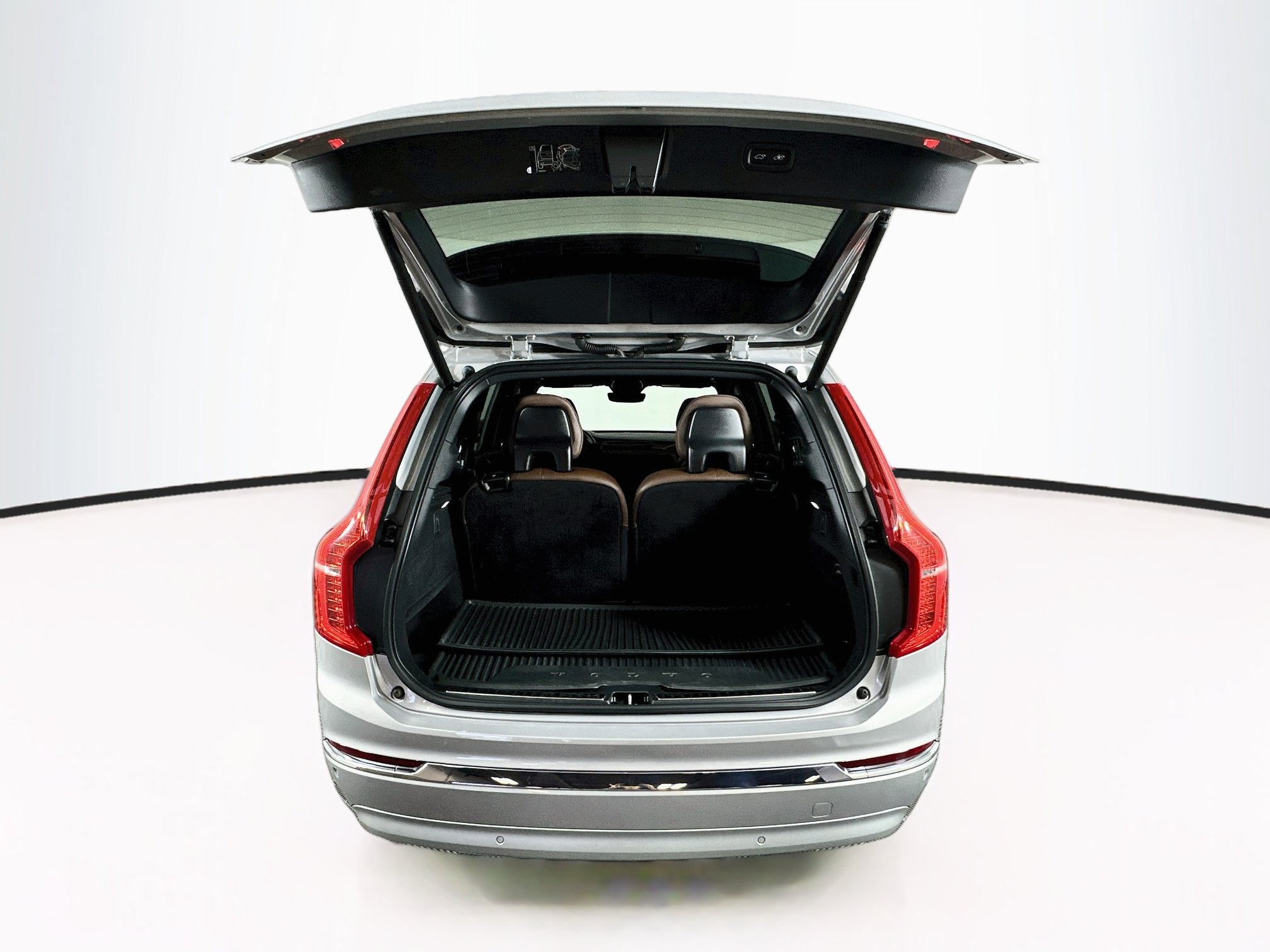 Used 2023 Volvo XC90 B6 Plus AWD/4WD image 31