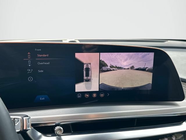 Used 2026 Cadillac Lyriq Luxury AWD/4WD image 4